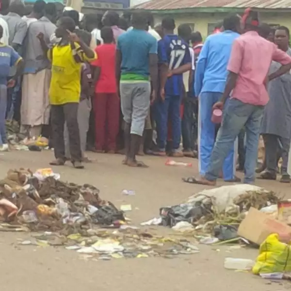 Refuse collectors block main road in Kaduna protesting non-payment of salaries
